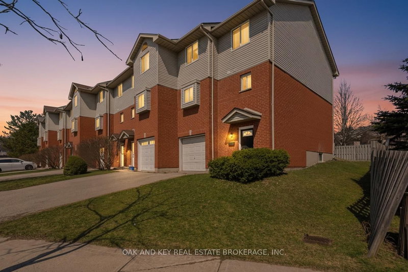 18 Chapman Court, London North