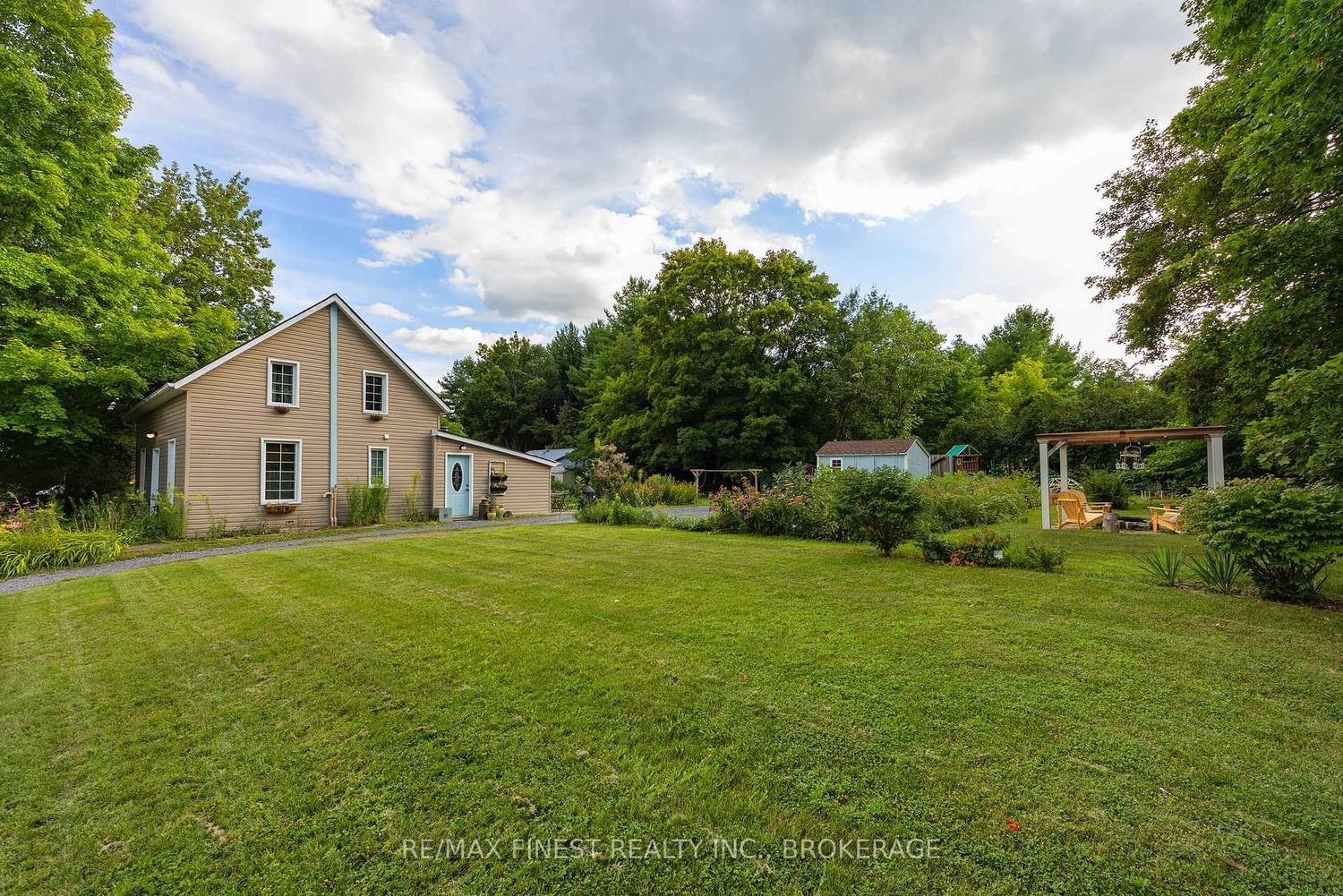 3286 COUNTY ROAD 6 • Yarker, ON photo 2
