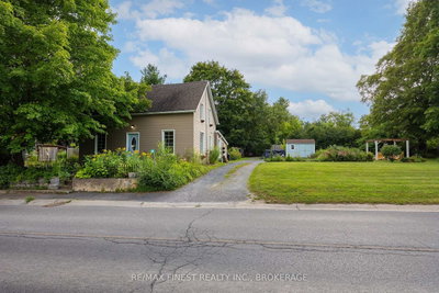 3286 COUNTY ROAD 6 • Yarker, ON photo 3