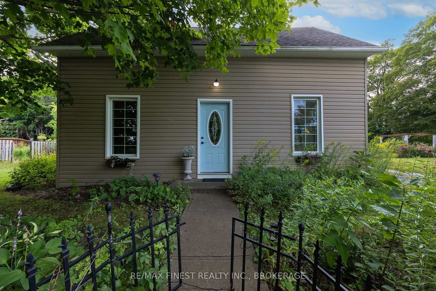 3286 COUNTY ROAD 6 • Yarker, ON photo 5