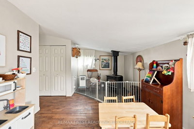 3286 COUNTY ROAD 6 • Yarker, ON photo 9