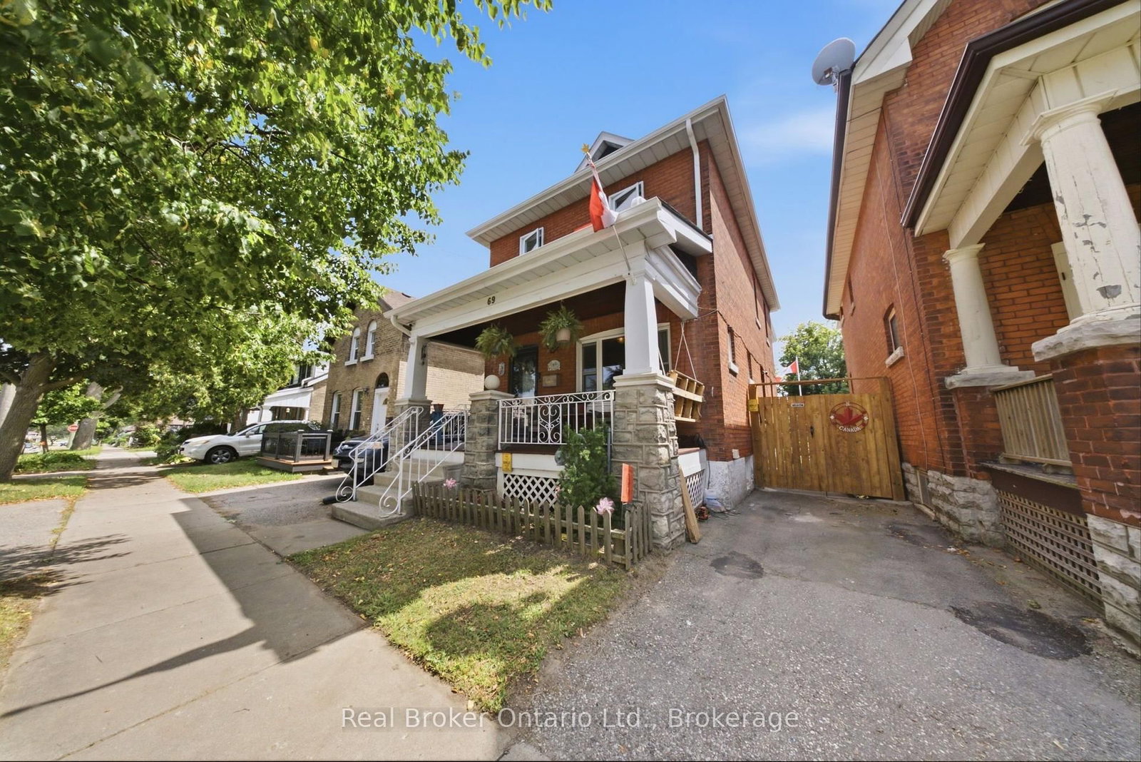 69 Arthur Street • Brantford, ON photo 2