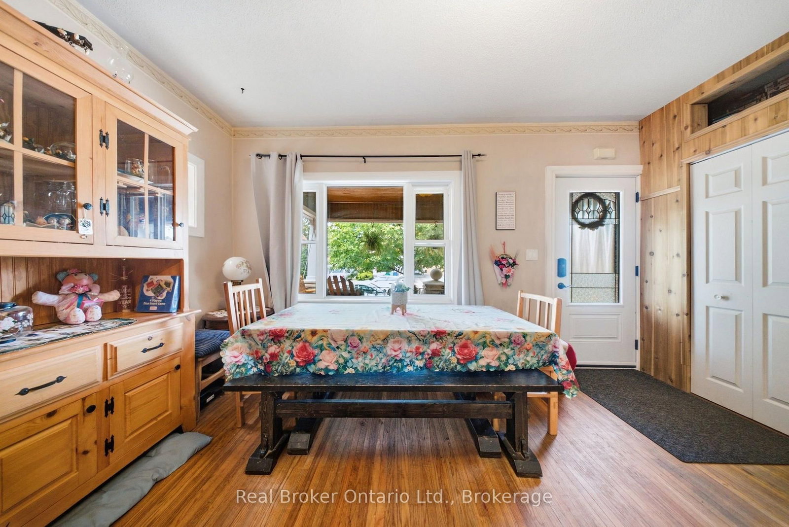 69 Arthur Street • Brantford, ON photo 9