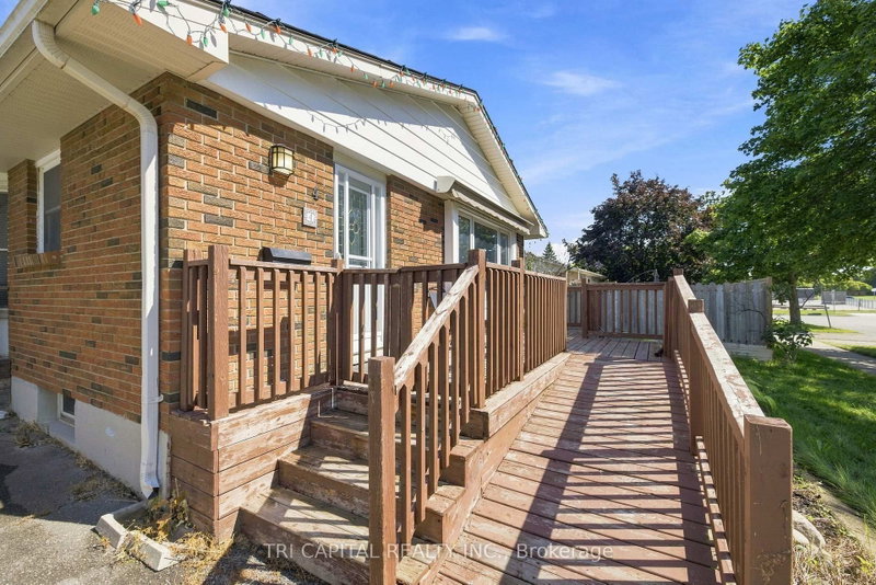 4 Harding Crescent