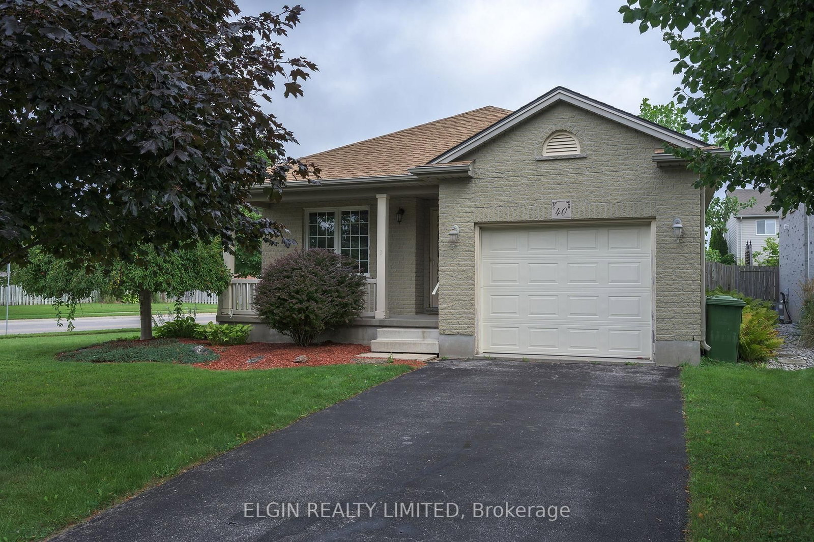 40 SCHREYER Drive • St. Thomas, ON photo 1