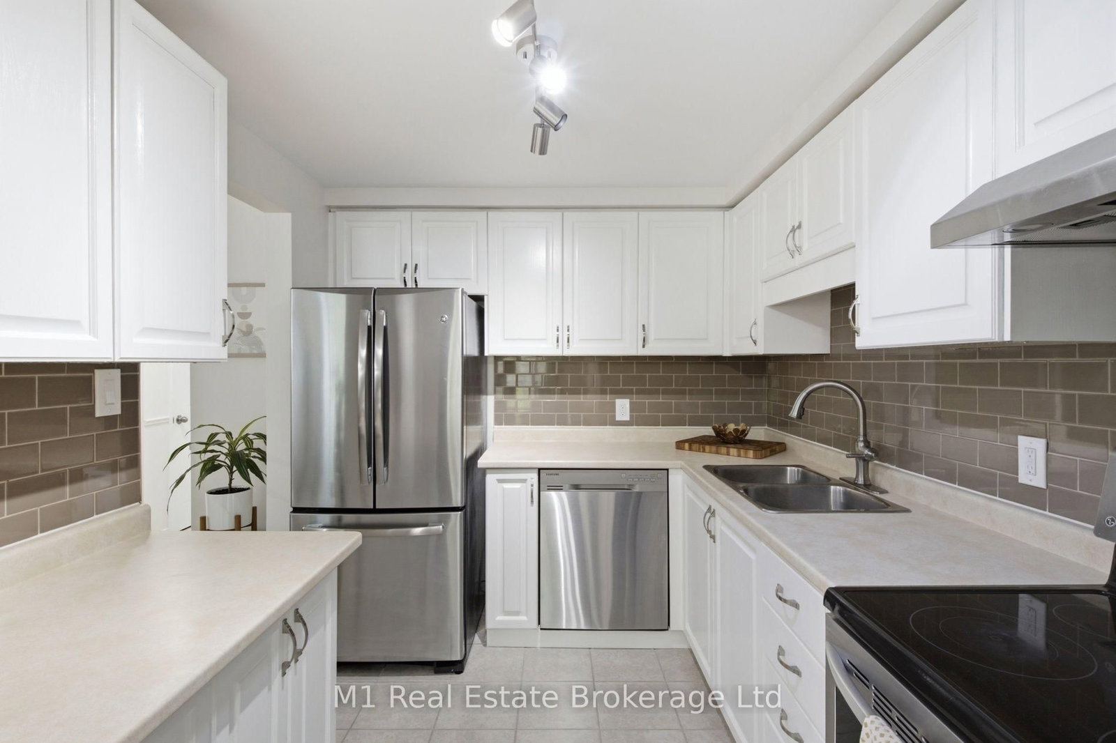 5 Grandridge Crescent • Guelph, ON photo 12