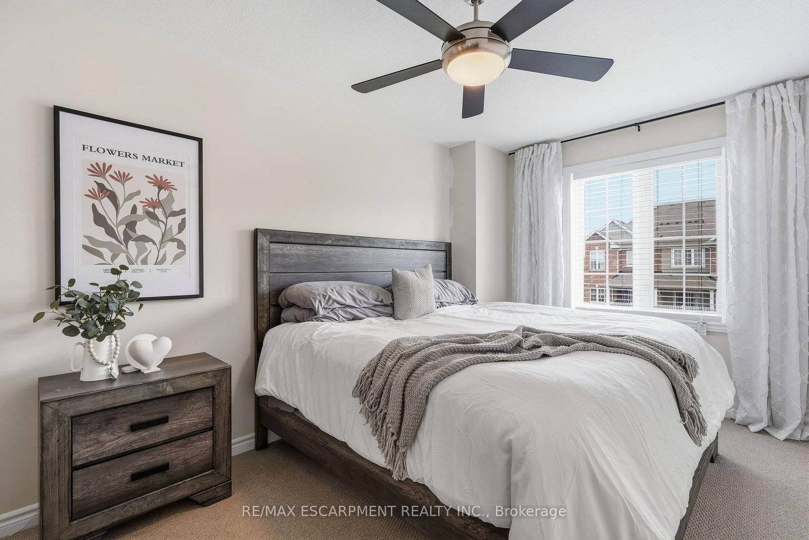 25 Hiscott Drive • Hamilton, ON photo 11
