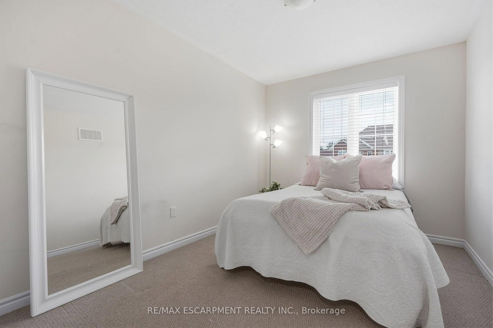 25 Hiscott Drive • Hamilton, ON photo 17