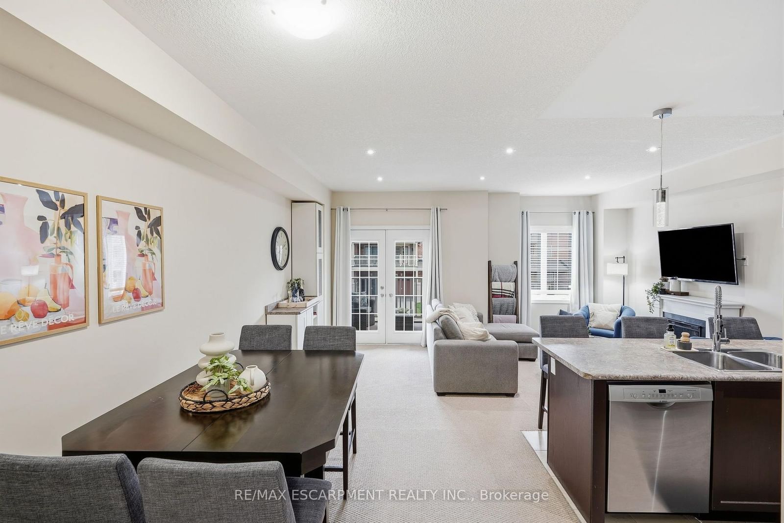 25 Hiscott Drive • Hamilton, ON photo 6