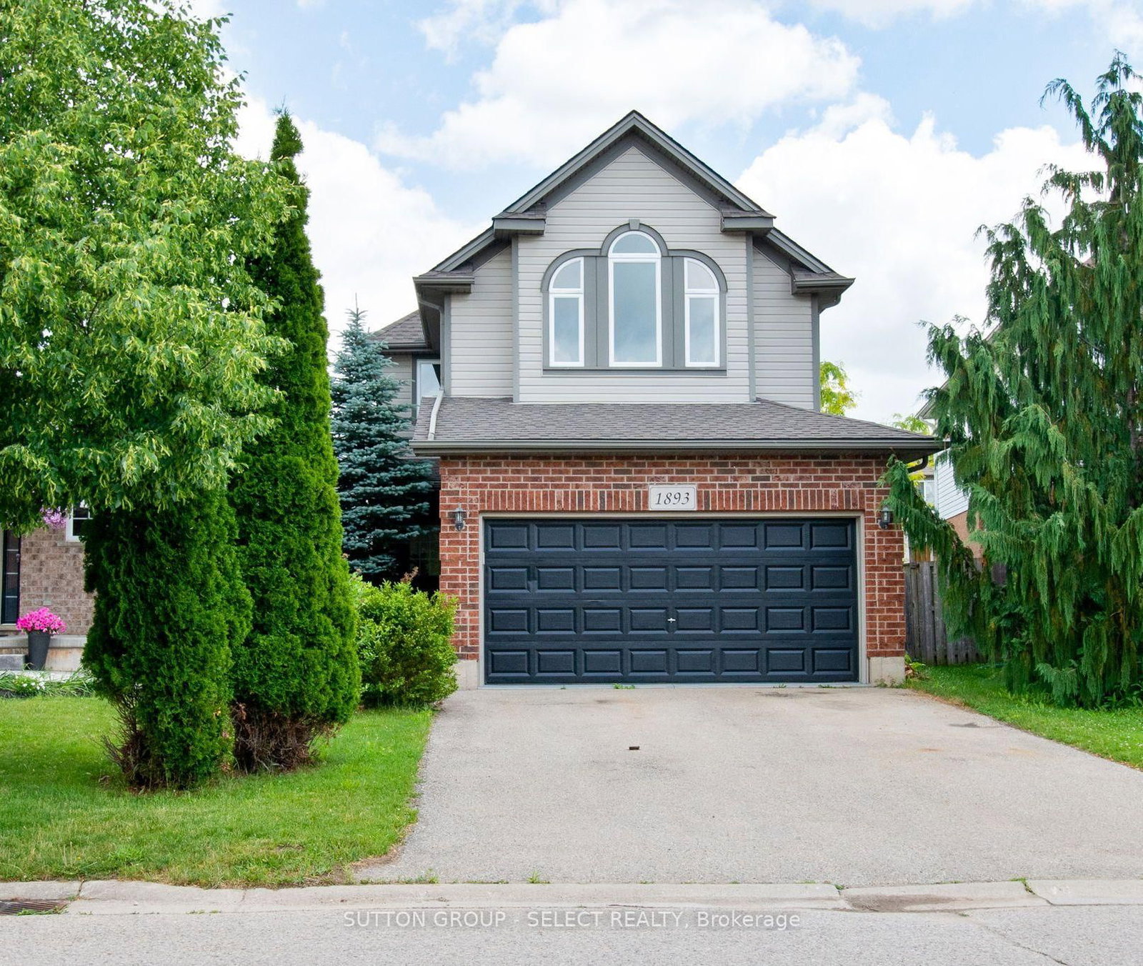 1893 Stackhouse Crescent • London North, ON photo 1