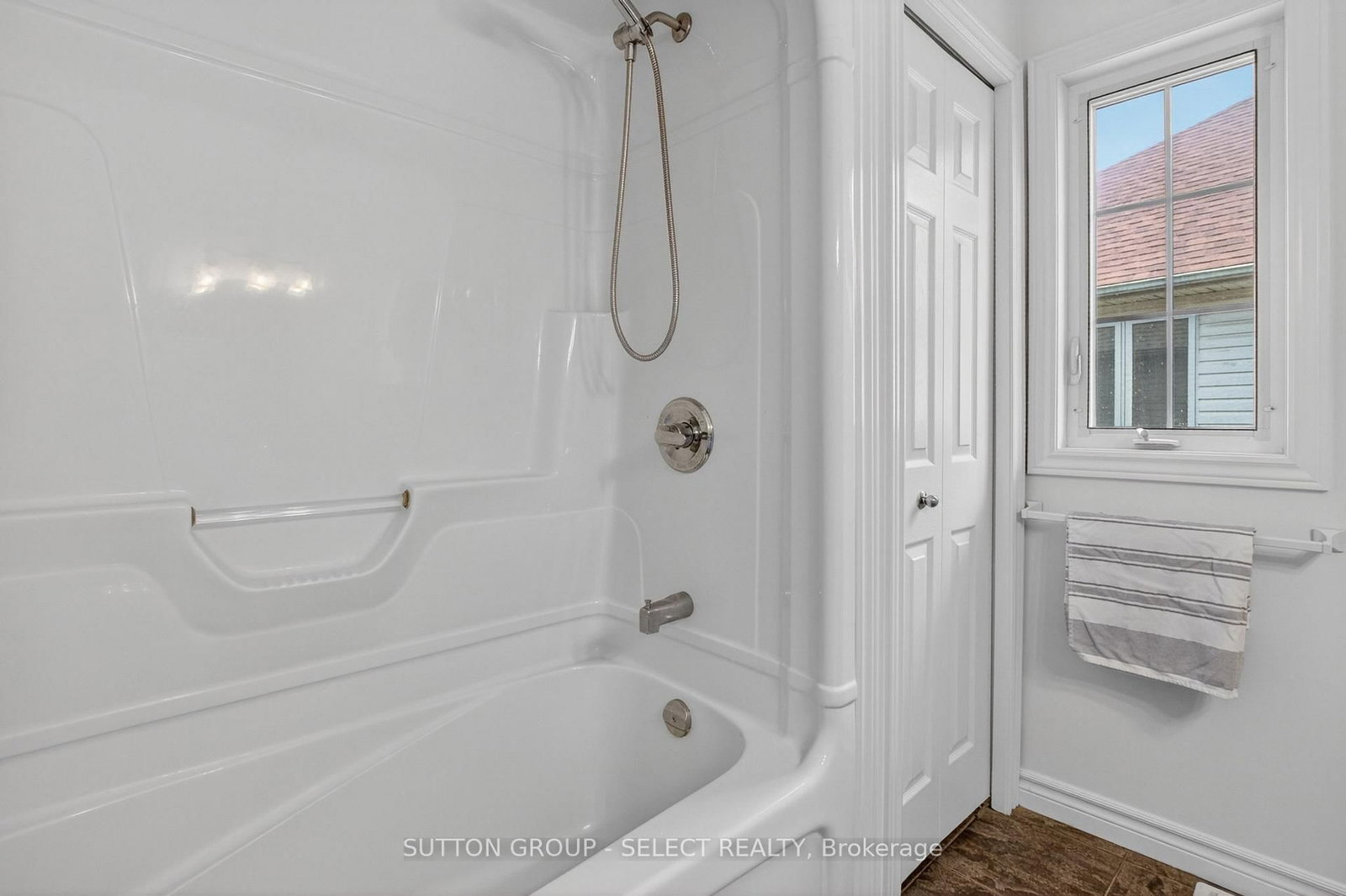 1893 Stackhouse Crescent • London North, ON photo 24