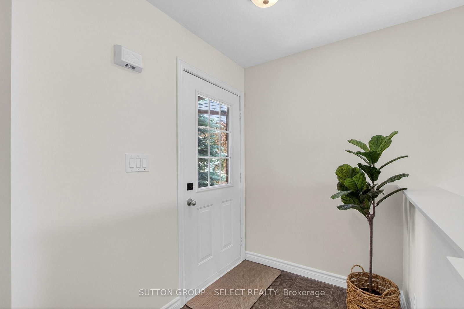 1893 Stackhouse Crescent • London North, ON photo 4