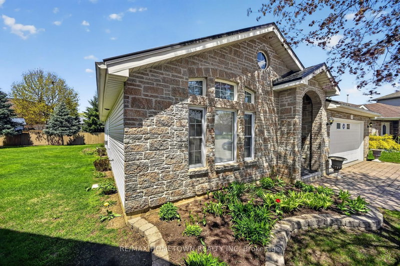 24 Regency Pl photo 4