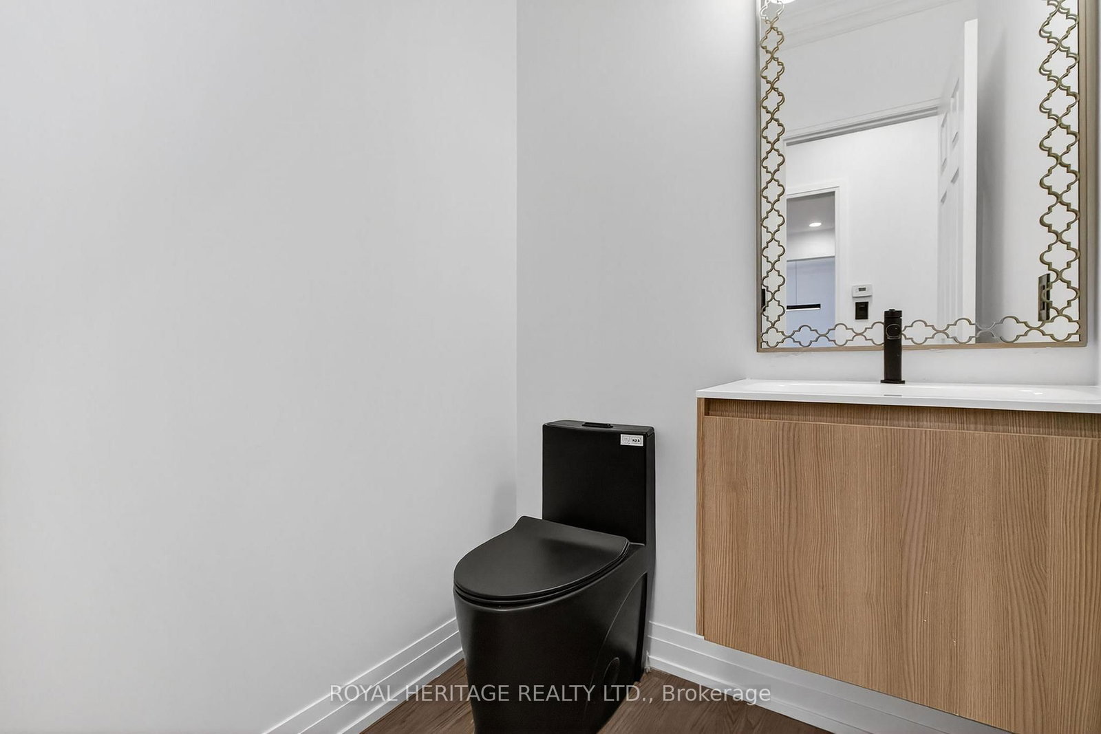 1401 Westdel Bourne Street W • London South, ON photo 18