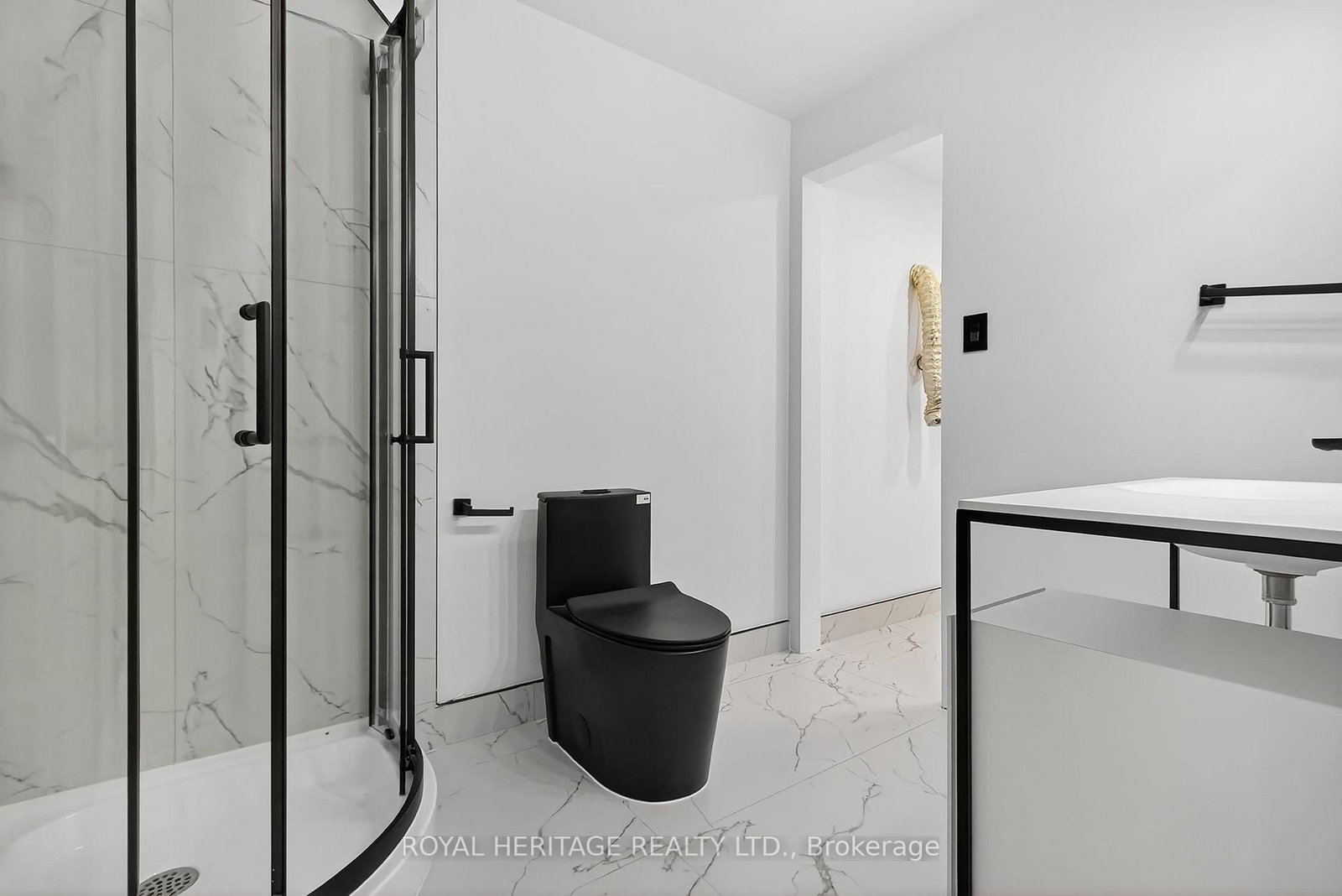 1401 Westdel Bourne Street W • London South, ON photo 35
