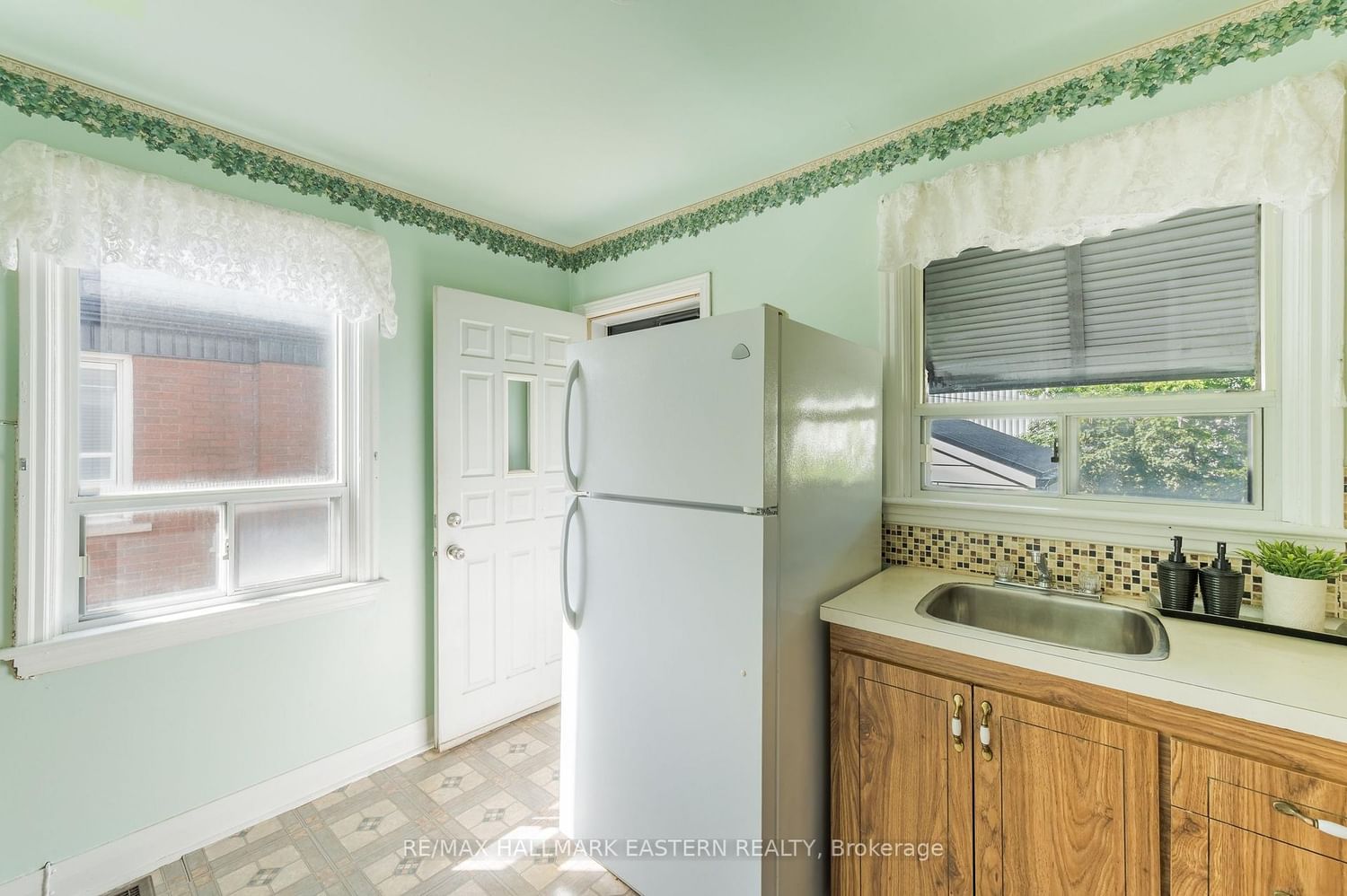 51 Ephgrave Boulevard • Peterborough, ON photo 12