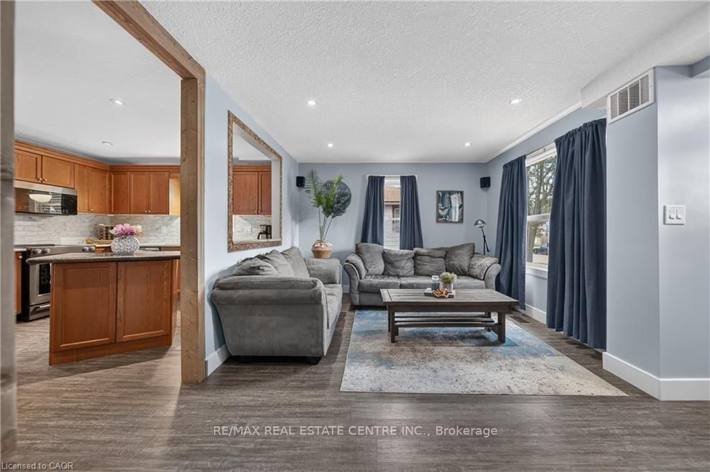 84 Norfolk Avenue • Cambridge, ON photo 9