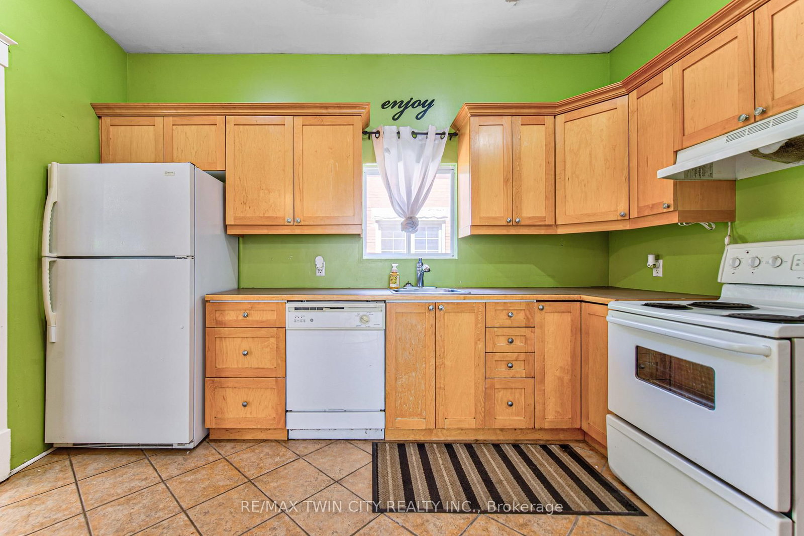 22 Herlan Avenue • Kitchener, ON photo 10