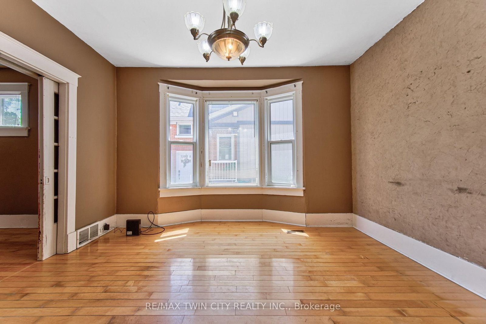 22 Herlan Avenue • Kitchener, ON photo 13