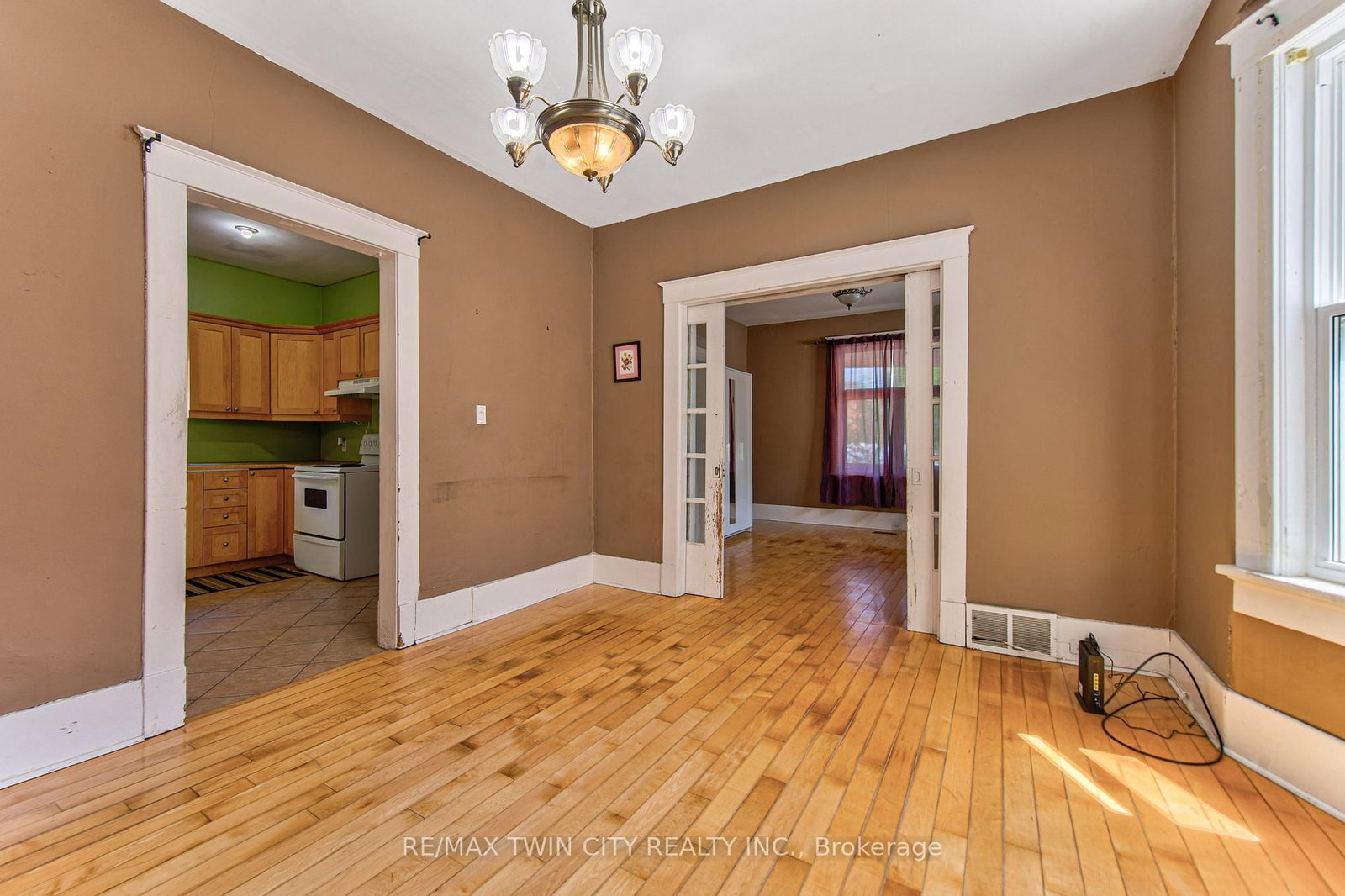 22 Herlan Avenue • Kitchener, ON photo 14