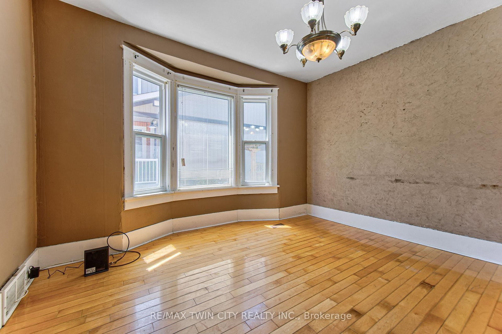 22 Herlan Avenue • Kitchener, ON photo 15