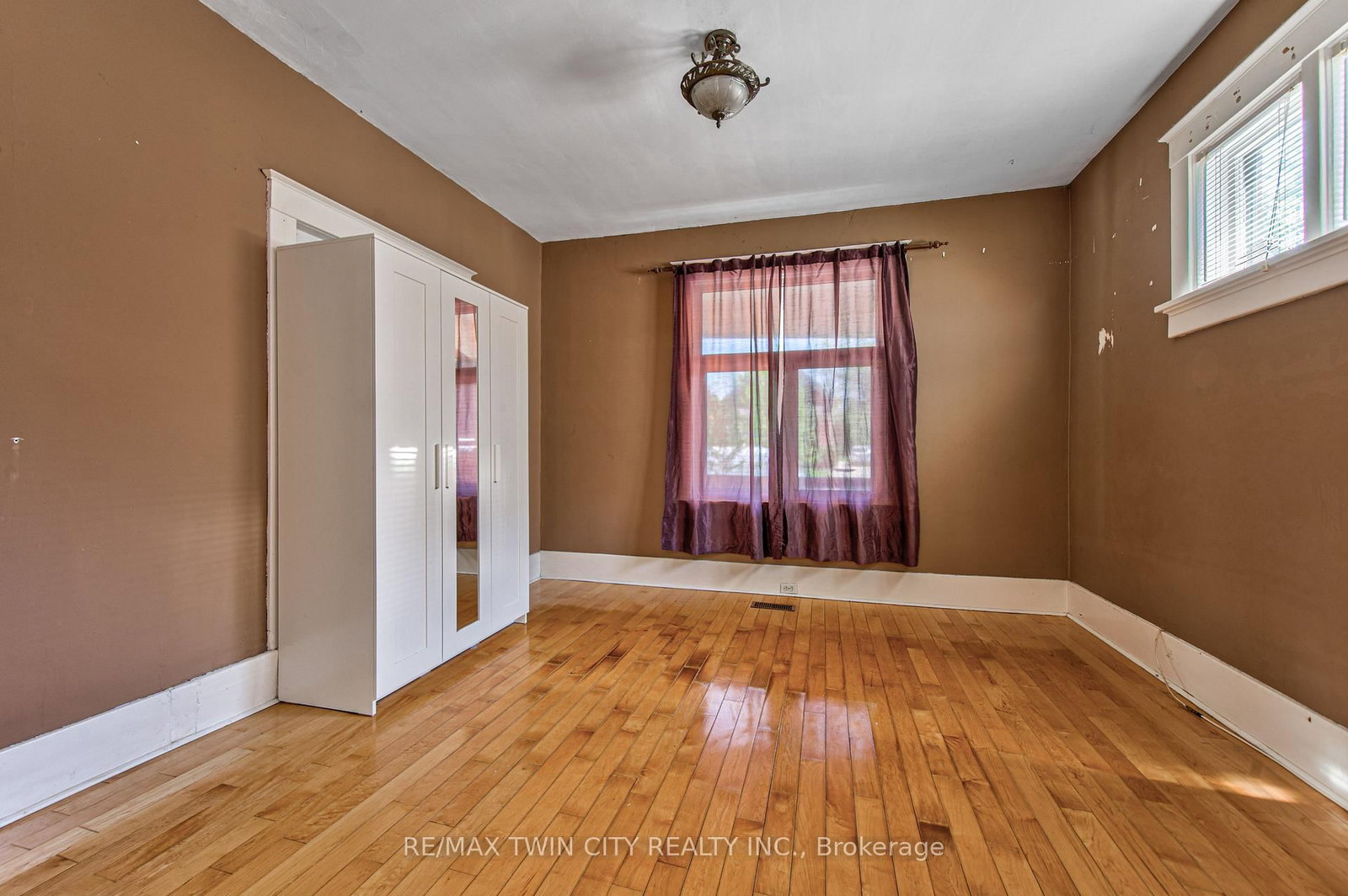 22 Herlan Avenue • Kitchener, ON photo 16