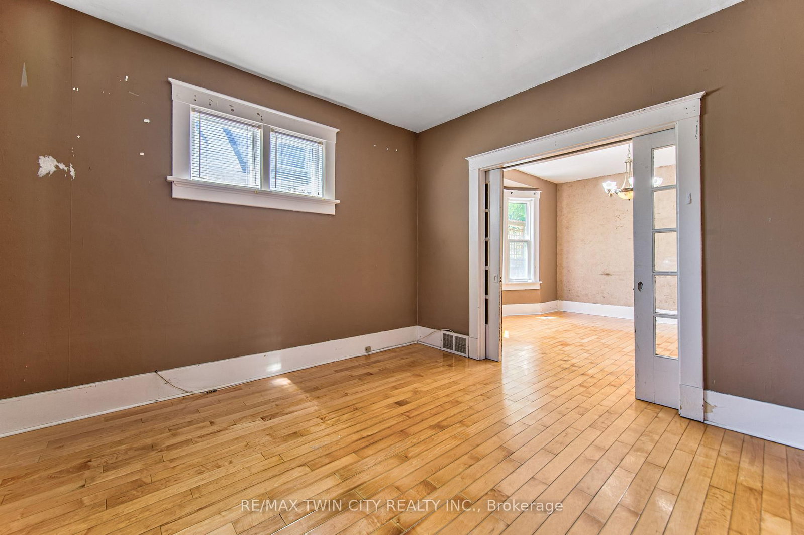 22 Herlan Avenue • Kitchener, ON photo 17