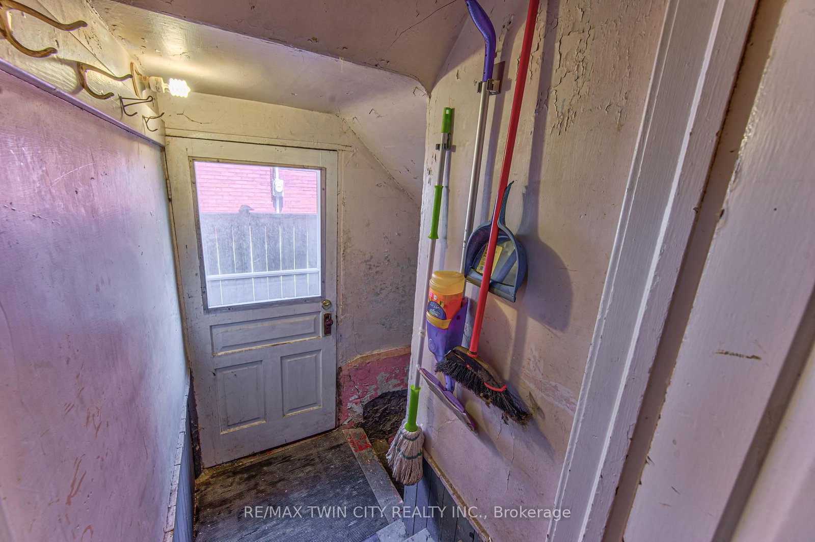 22 Herlan Avenue • Kitchener, ON photo 23