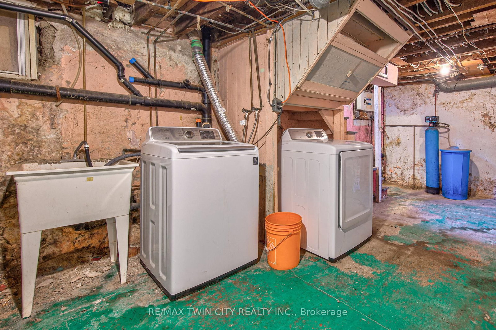 22 Herlan Avenue • Kitchener, ON photo 24