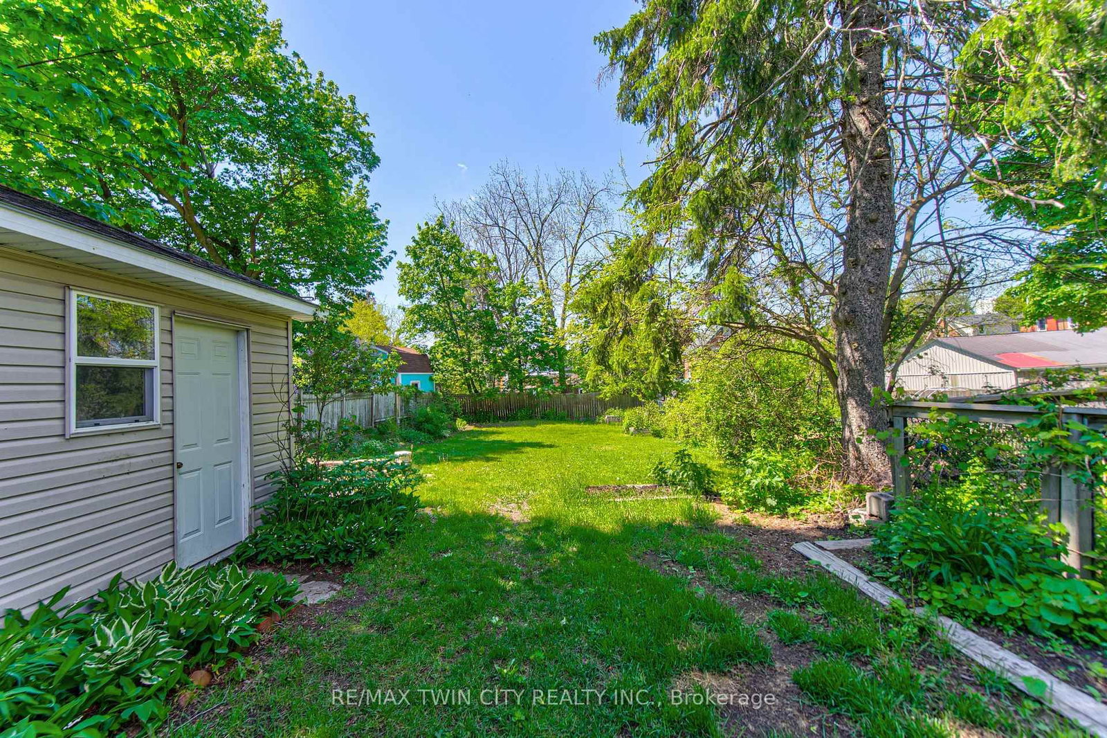 22 Herlan Avenue • Kitchener, ON photo 29