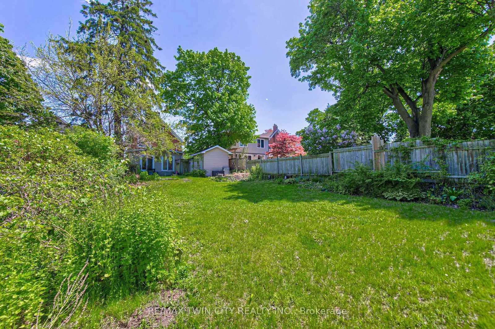 22 Herlan Avenue • Kitchener, ON photo 36