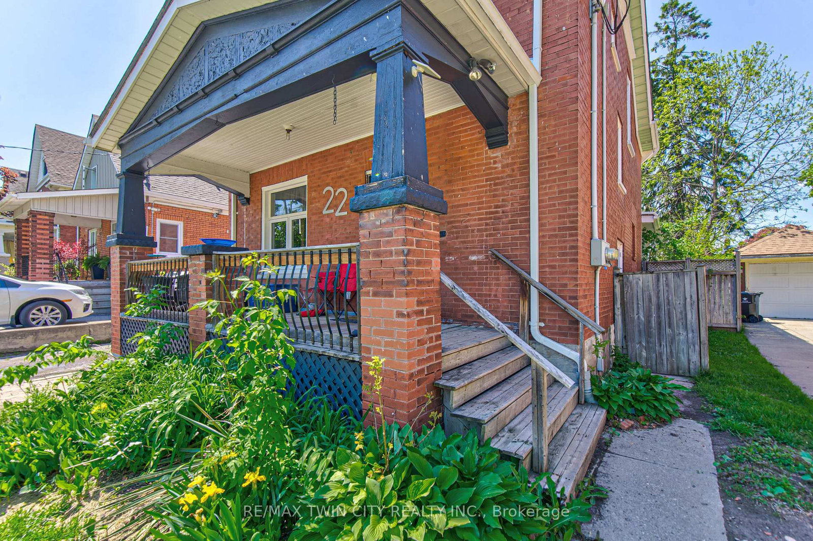 22 Herlan Avenue • Kitchener, ON photo 4