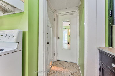 22 Herlan Avenue • Kitchener, ON photo 8