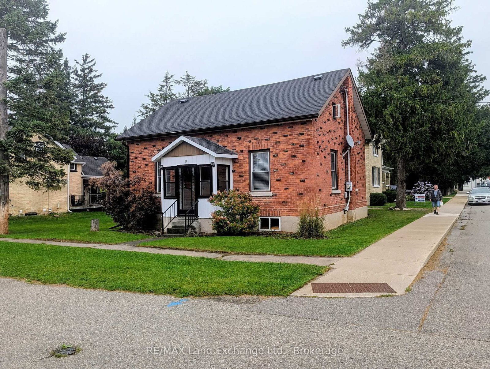 10 Mary Street • Brockton, ON photo 1
