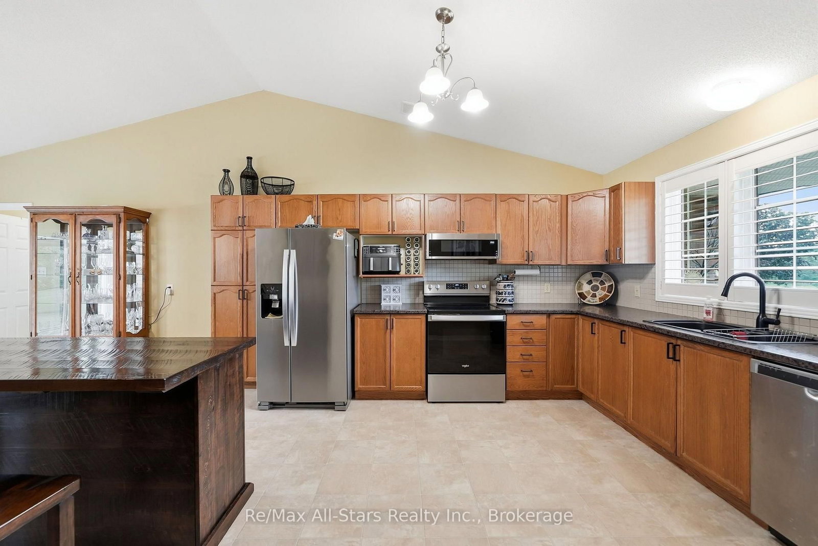 22 Hallett Crescent • Kawartha Lakes, ON photo 13