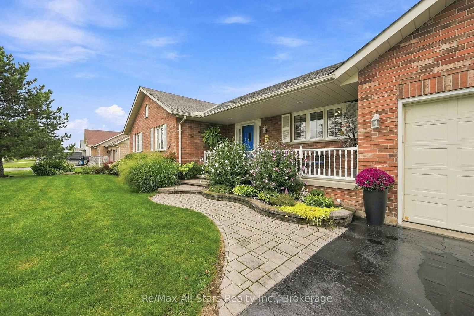 22 Hallett Crescent • Kawartha Lakes, ON photo 5
