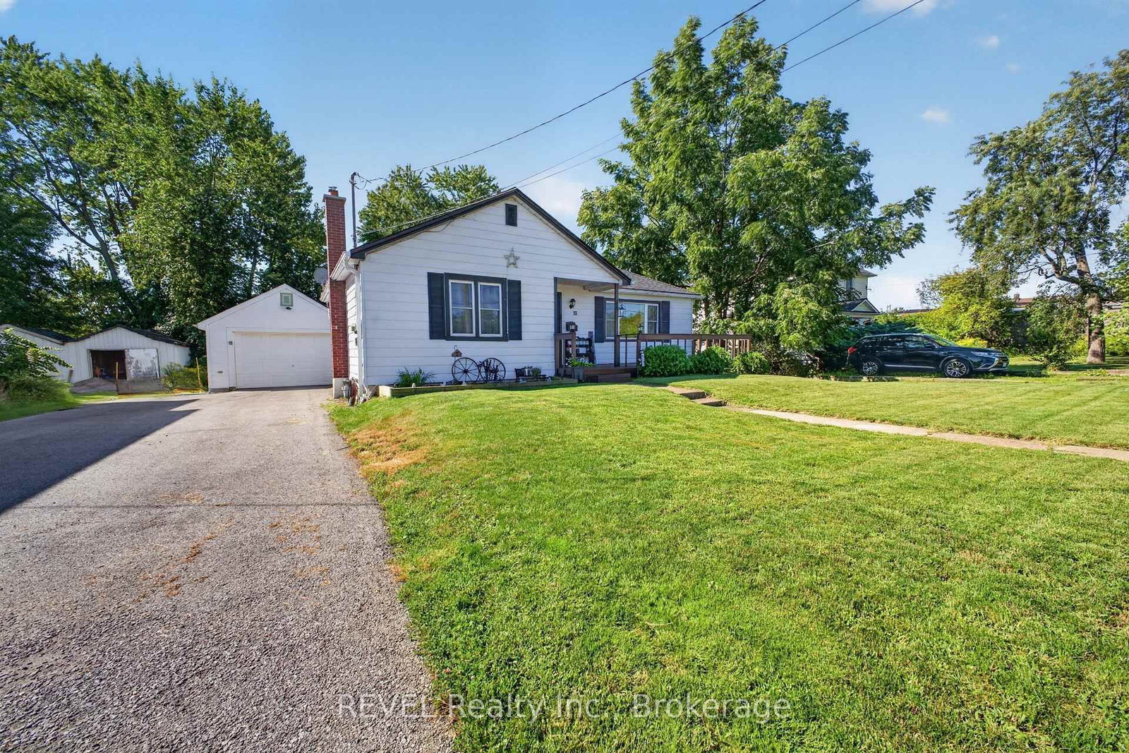 33 Lewis Street • Fort Erie, ON photo 4