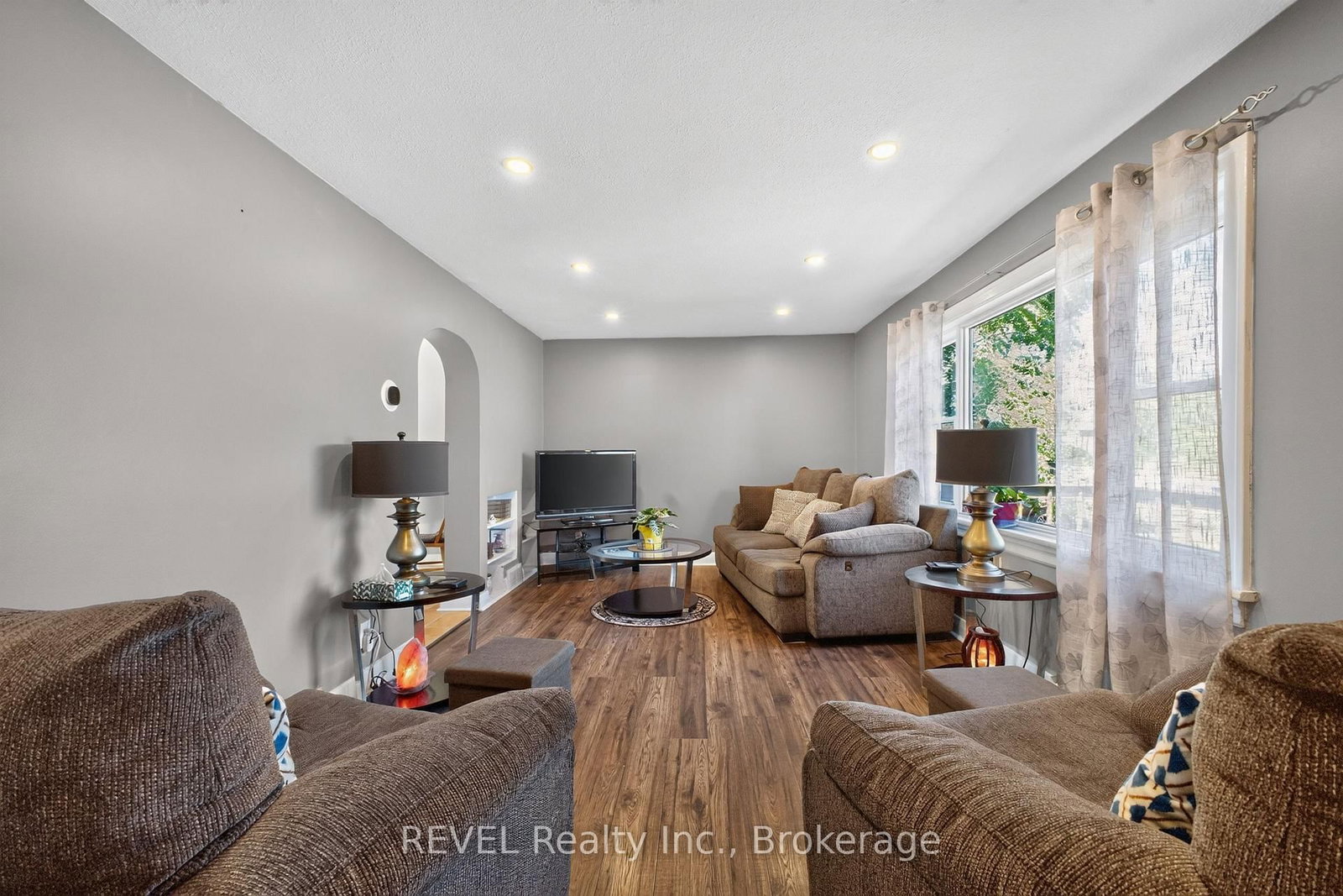 33 Lewis Street • Fort Erie, ON photo 9