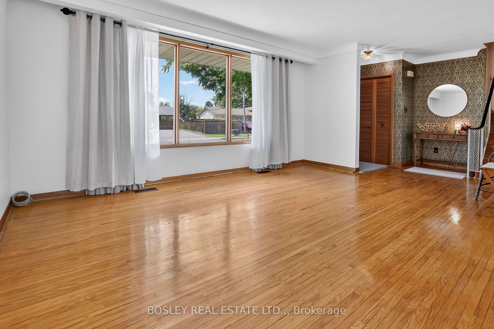 8410 Ares Court • Niagara Falls, ON photo 5