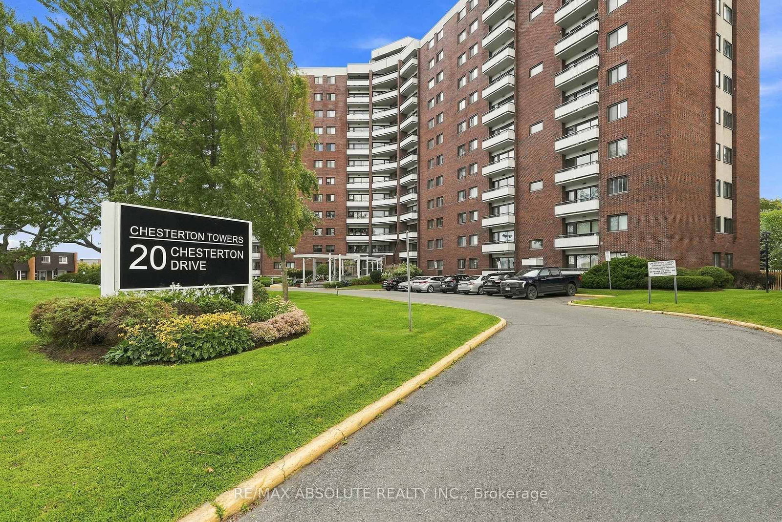 20 Chesterton Drive • Ottawa, ON photo 1
