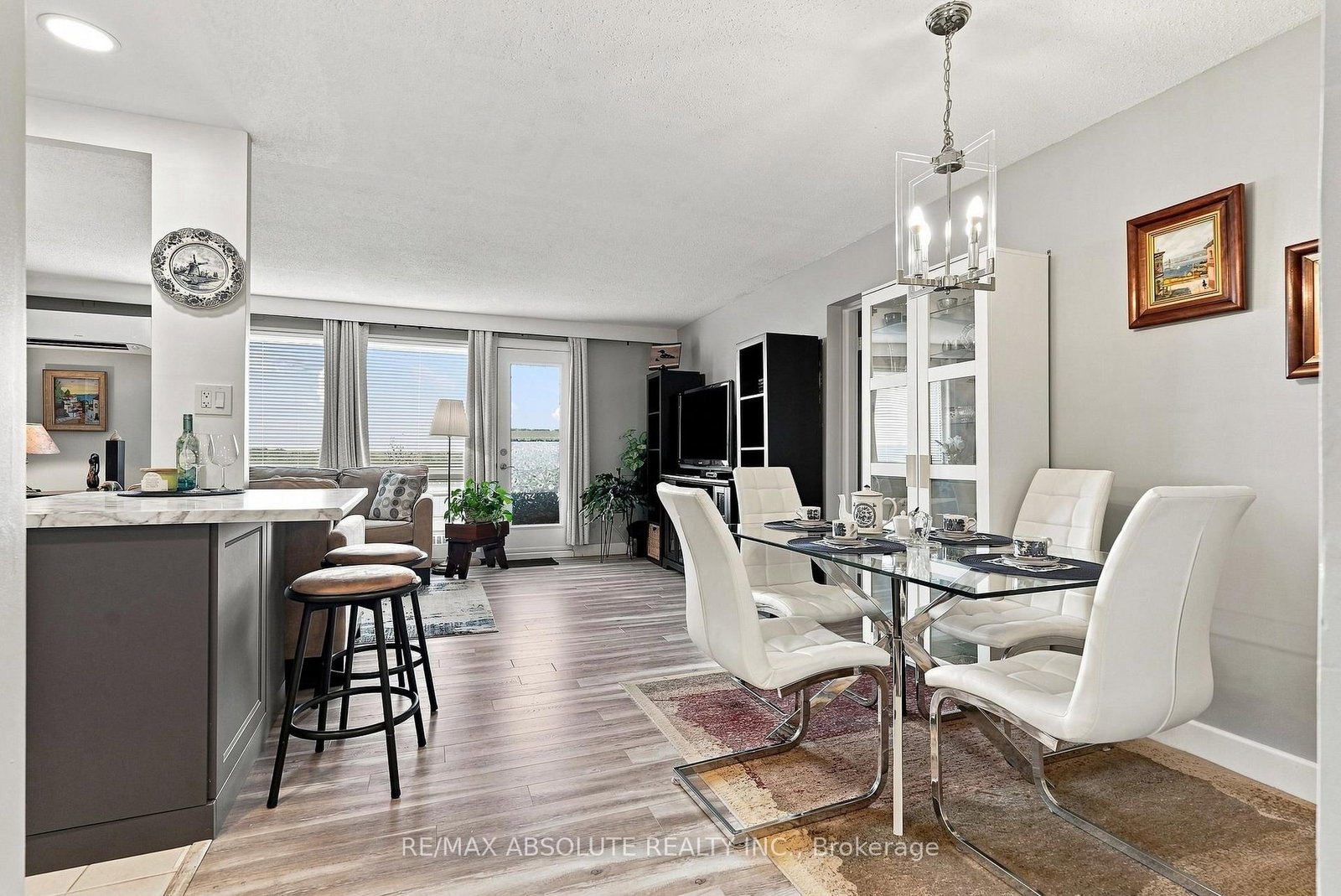 20 Chesterton Drive • Ottawa, ON photo 3