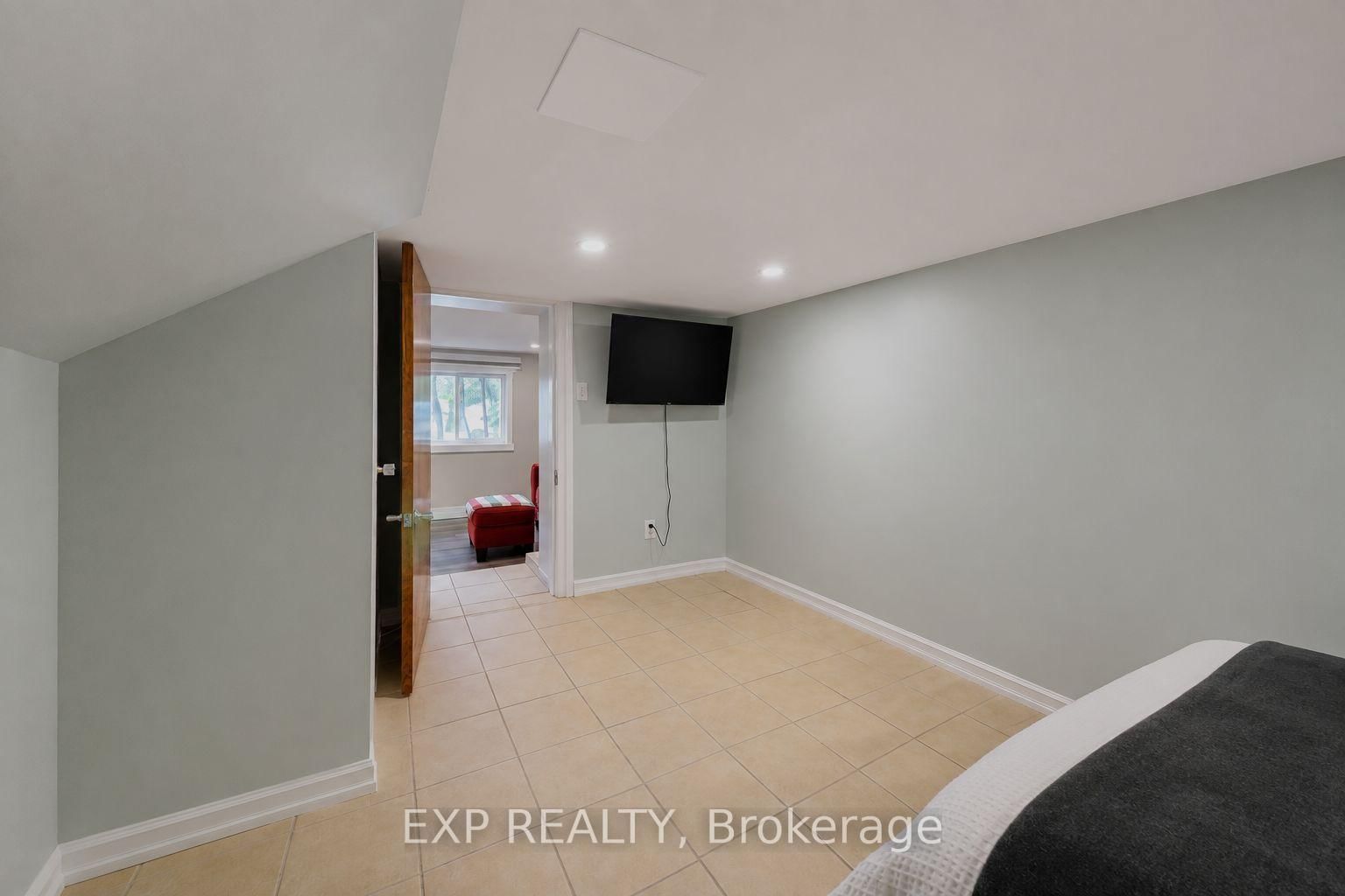 3460 ST JOSEPH Boulevard • Ottawa, ON photo 32