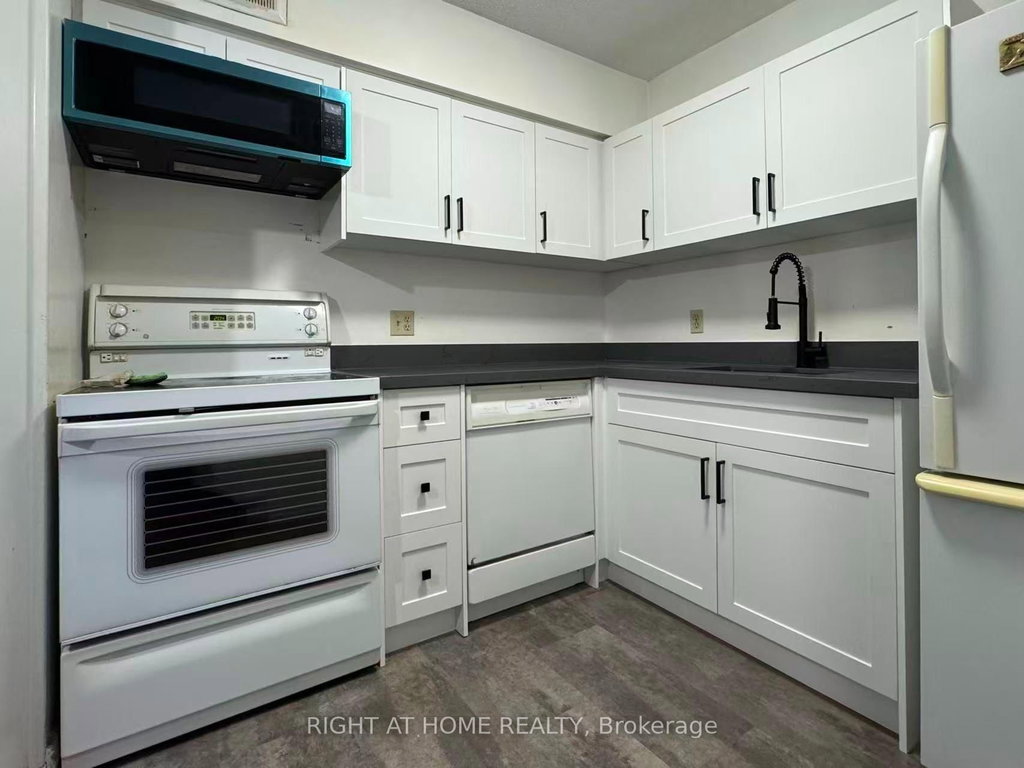 318 - 5 Jacksway Crescent 3