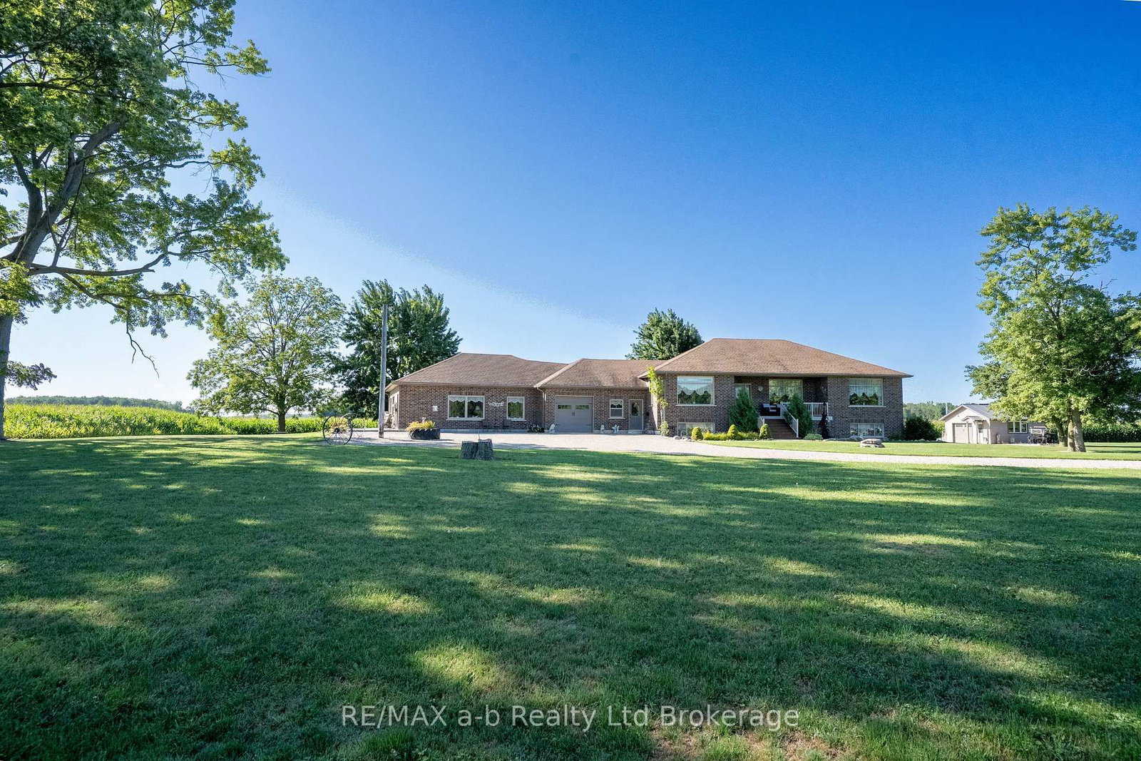 324500 Mount Elgin Road • South-West Oxford, ON photo 2