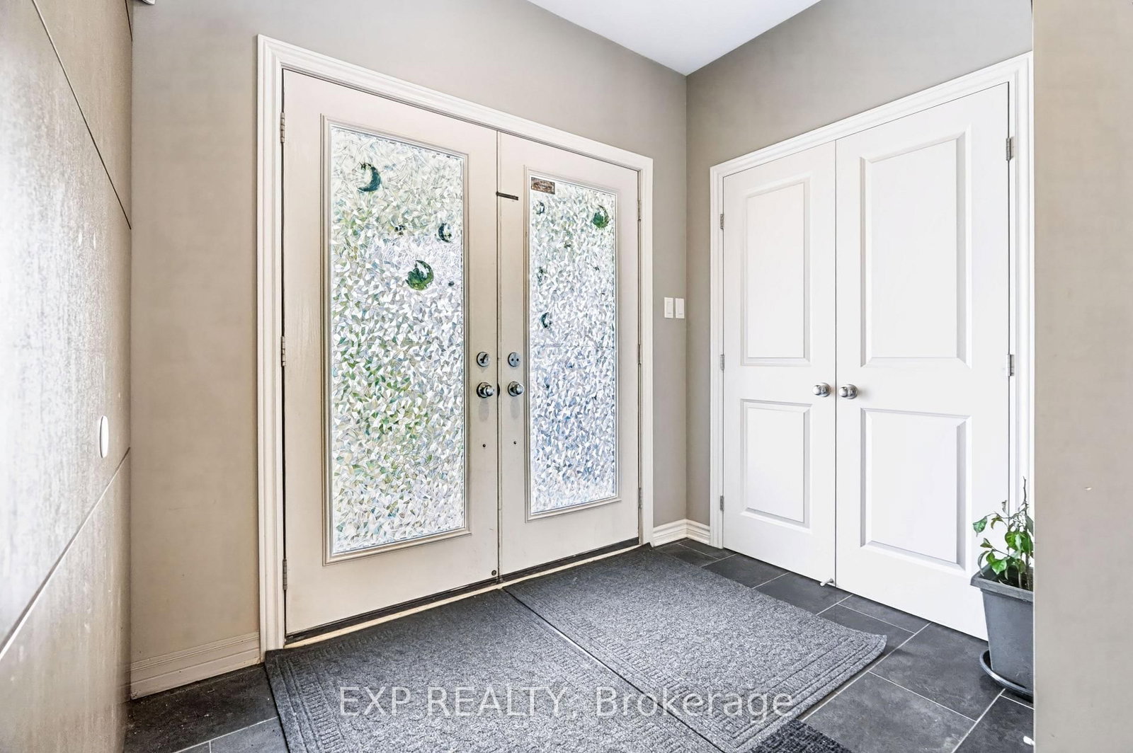 513 Egret Way W • Ottawa, ON photo 4