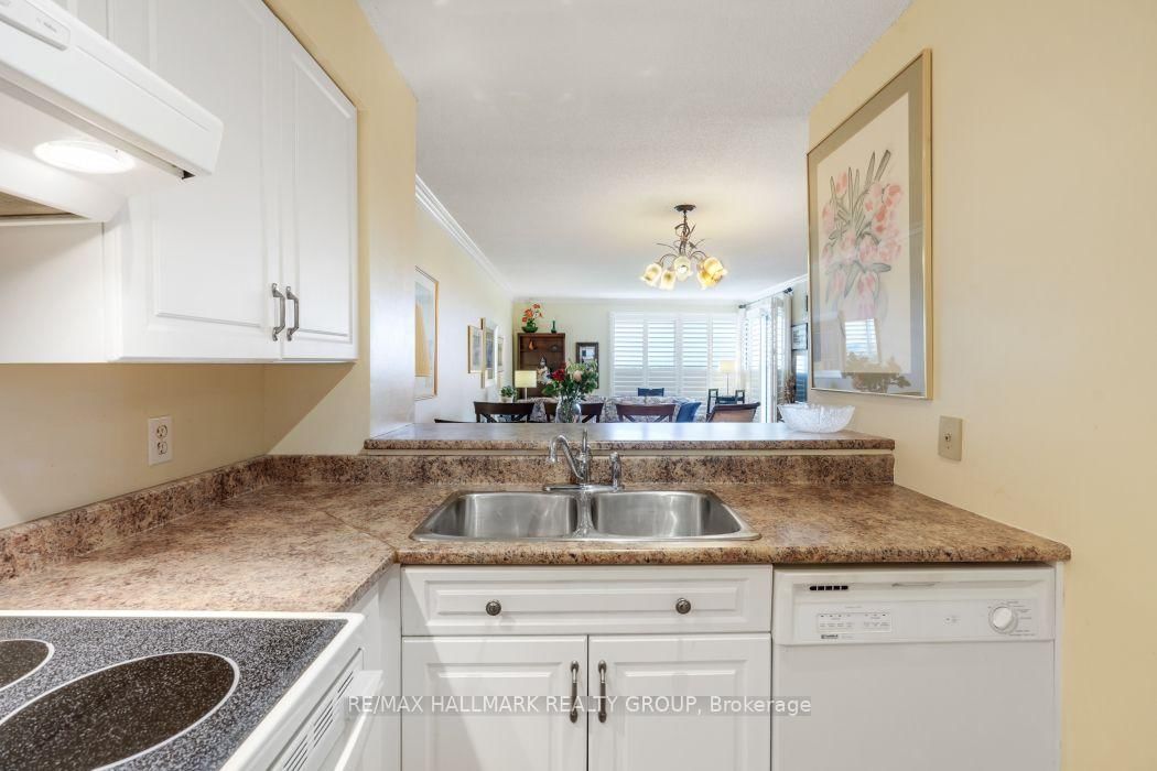 545 St Laurent Boulevard • #1006 • Ottawa, ON photo 10
