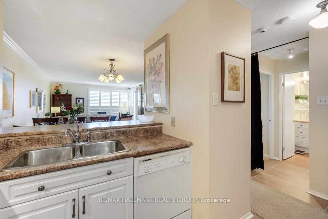 545 St Laurent Boulevard • #1006 • Ottawa, ON photo 12
