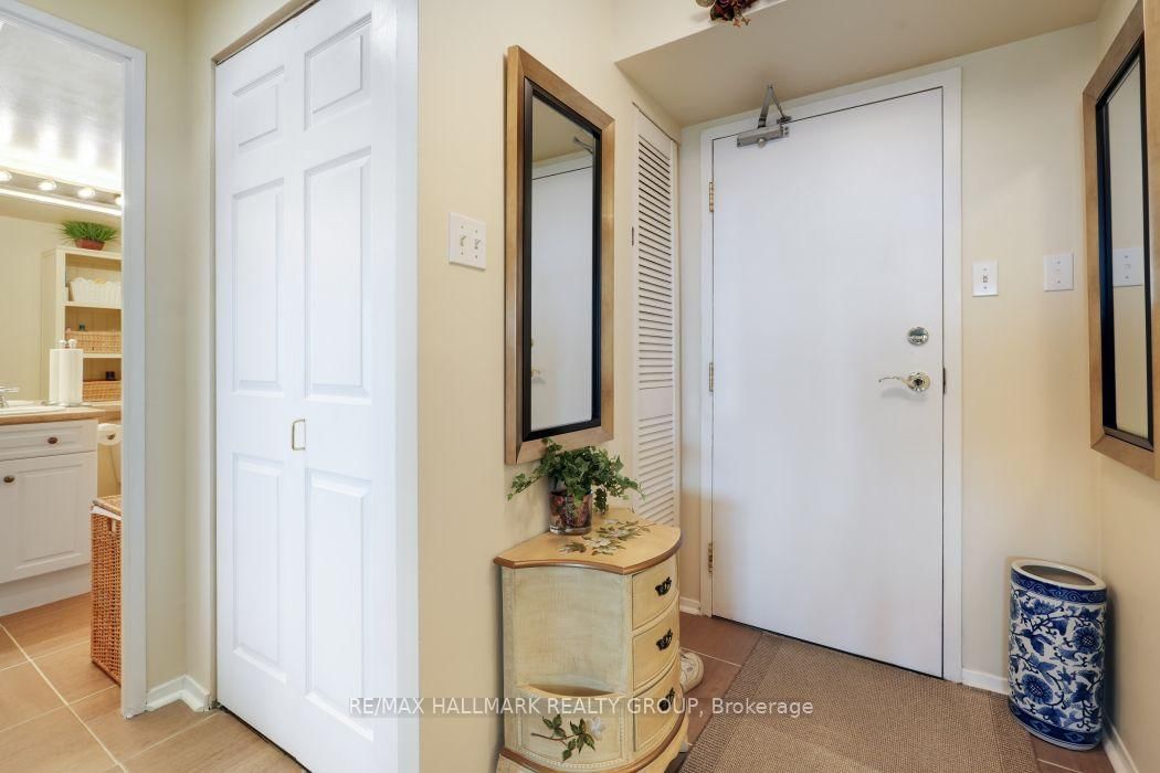 545 St Laurent Boulevard • #1006 • Ottawa, ON photo 17