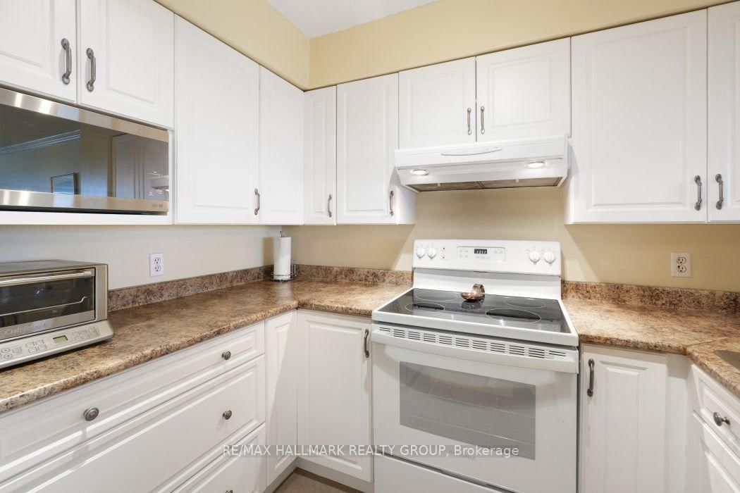 545 St Laurent Boulevard • #1006 • Ottawa, ON photo 9
