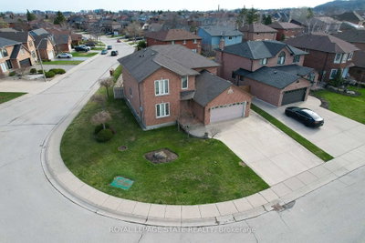 137 National Drive • Hamilton, ON photo 2